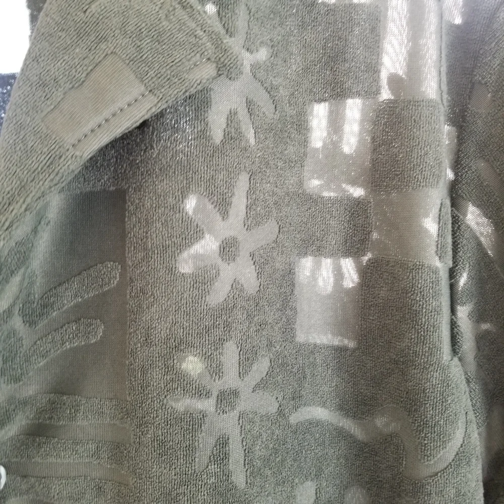 Negative Space Textured Terry Cloth Burnout Short Sleeve Shirt Medium NWT - Picture 4 of 6